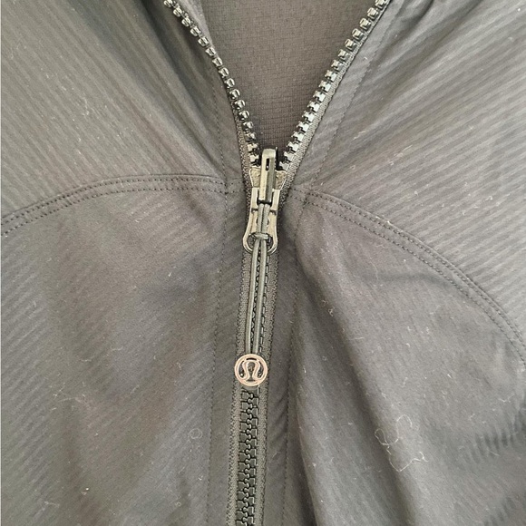 Lululemon In Flux Jacket - Picture 3 of 9
